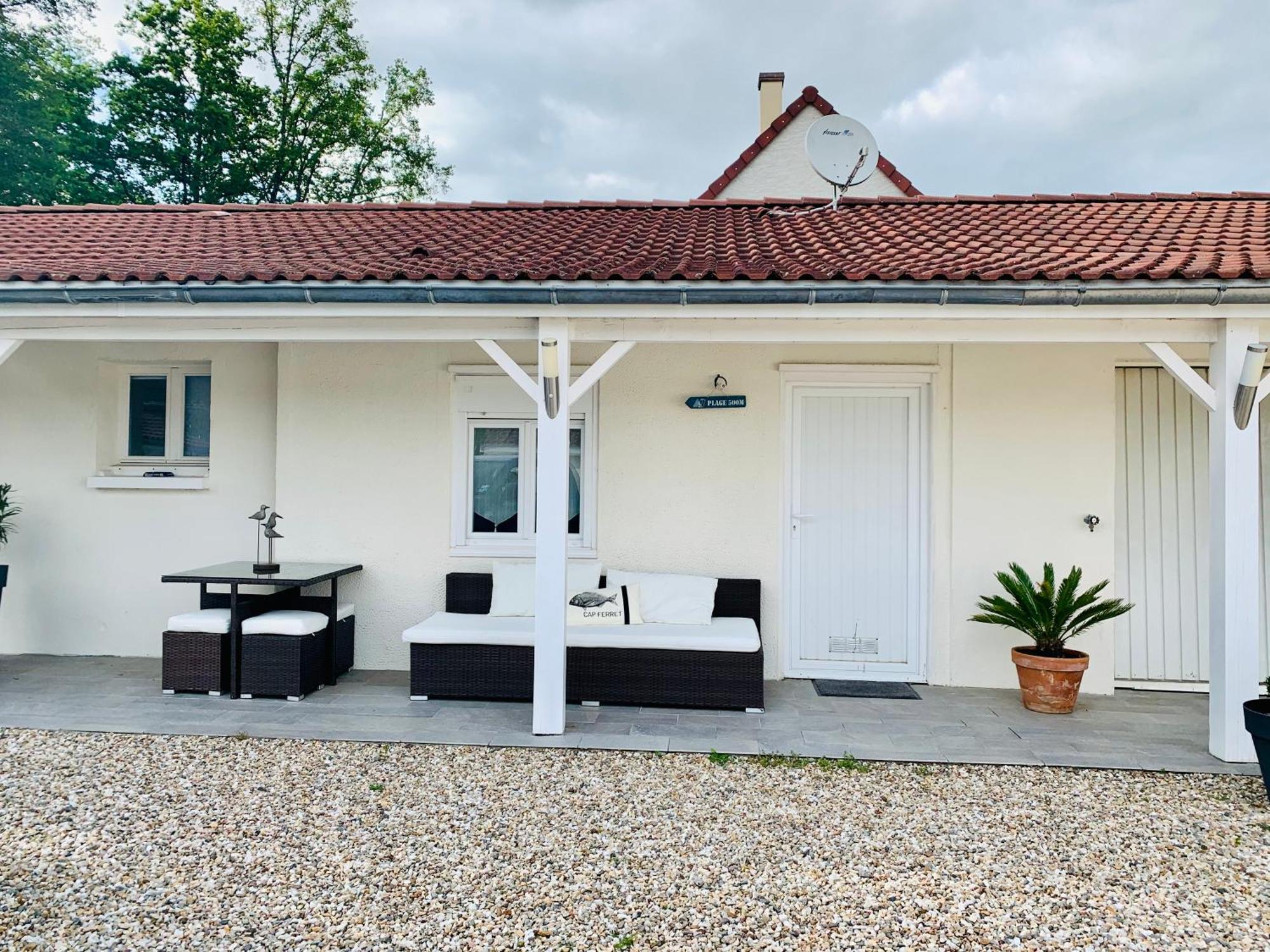 Studio Au Bord Du Lac D'Eguzon Exterior photo